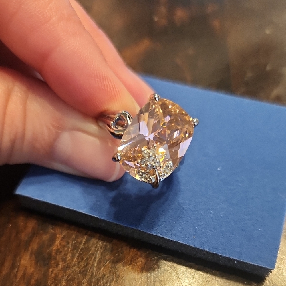 Elegant Avon Pink Gemstone Ring W/ Floral Accent - Picture 2 of 8